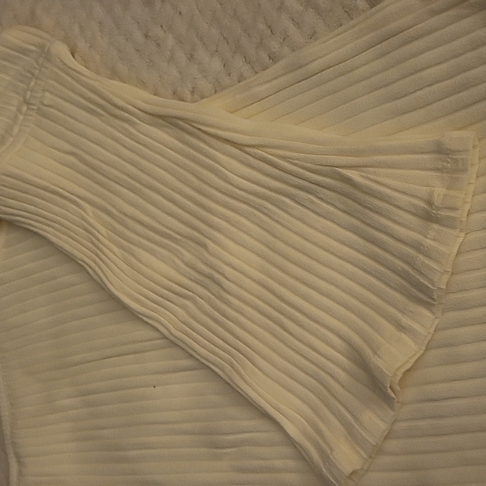 Sweater - Picture 4 of 5